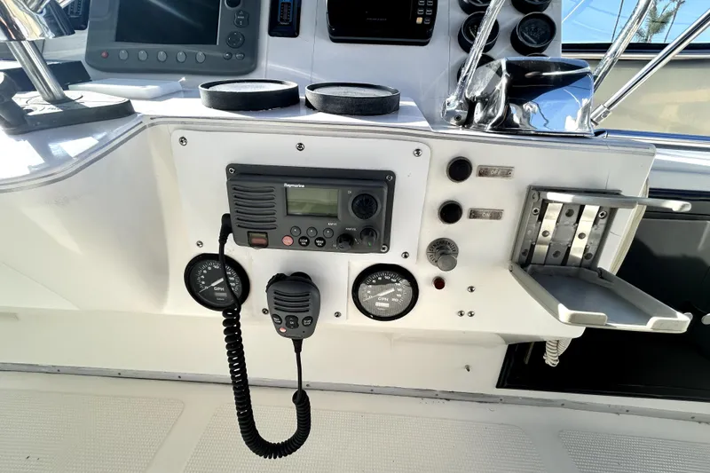 Slide: The Image of Control panel of 1989 Ocean Alexander 44 CPMY yacht with navigation equipment. - 9
