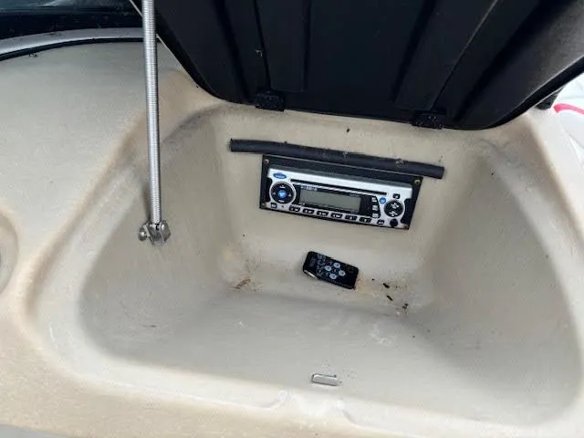 Slide: The Image of Glastron GT 205 2008 - 9