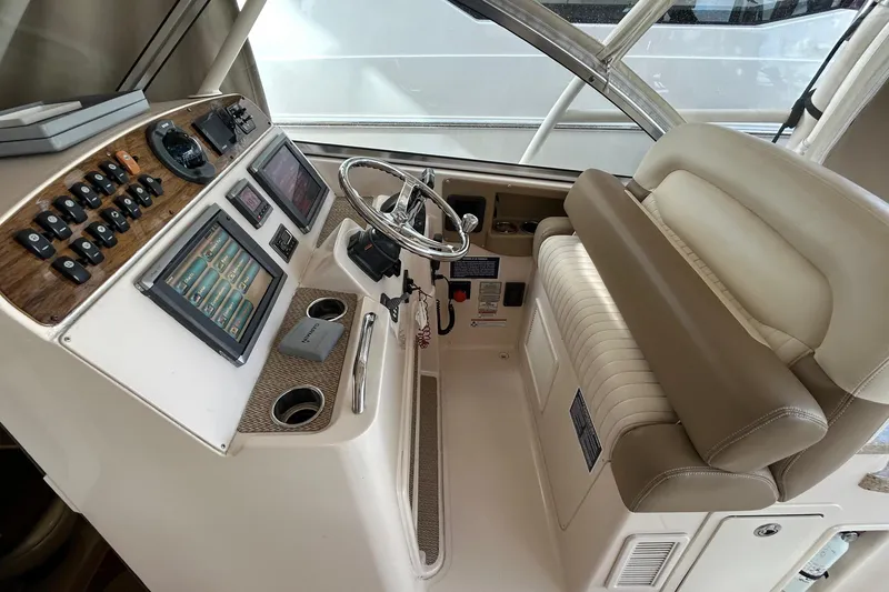 Slide: The Image of Engine compartment of 2013 Grady-White Freedom 335 boat. - 48