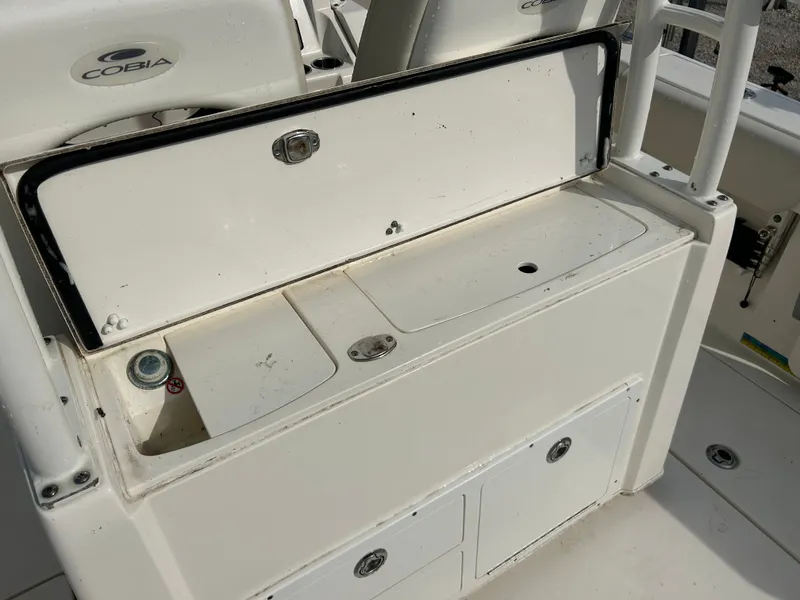 Slide: The Image of Cobia 301 Center Console 2019 - 15