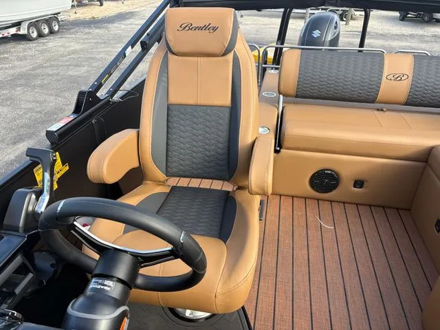 Slide: The Image of Bentley Pontoons Elite Swingback Bench 223 2026 - 19
