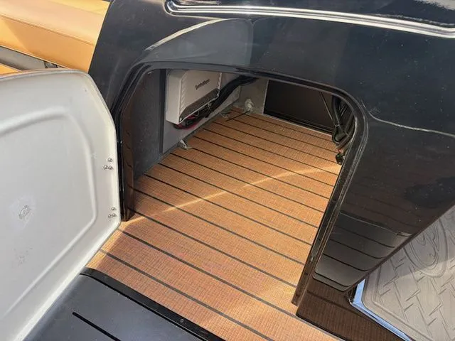 Slide: The Image of Bentley Pontoons Elite Swingback Bench 223 2026 - 21