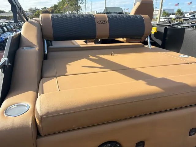 Slide: The Image of Bentley Pontoons Elite Swingback Bench 223 2026 - 24