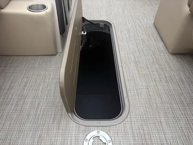 Slide: The Image of Veranda VR 235 RC 2026 - 12