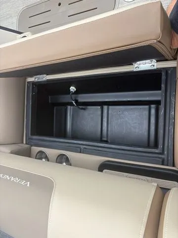 Slide: The Image of Veranda VR 235 RC 2026 - 13