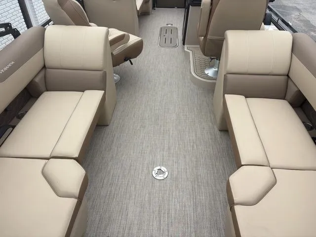 Slide: The Image of Veranda VR 235 RC 2026 - 20