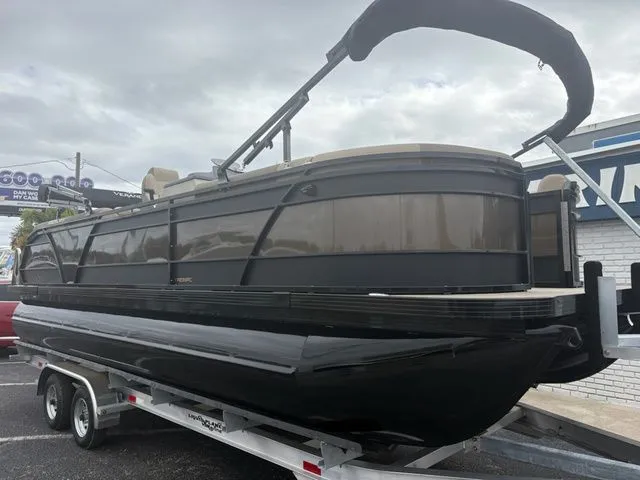 Slide: The Image of Veranda VR 235 RC 2026 - 4