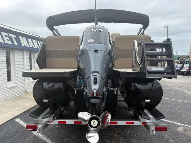 Slide: The Image of Veranda VR 235 RC 2026 - 6