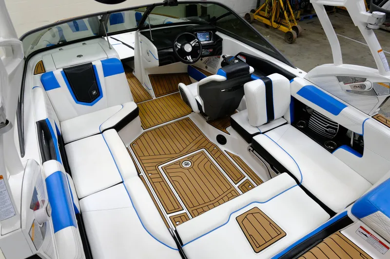 Slide: The Image of Nautique Super Air Nautique G21 2016 - 11