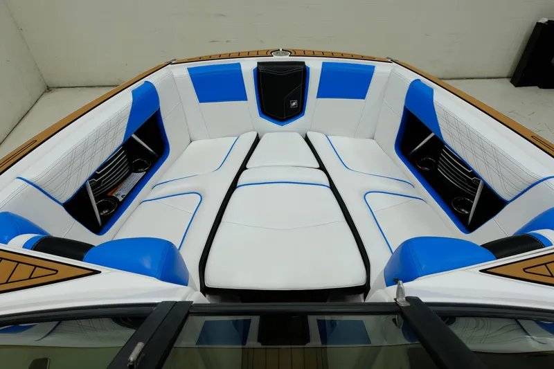 Slide: The Image of Nautique Super Air Nautique G21 2016 - 12
