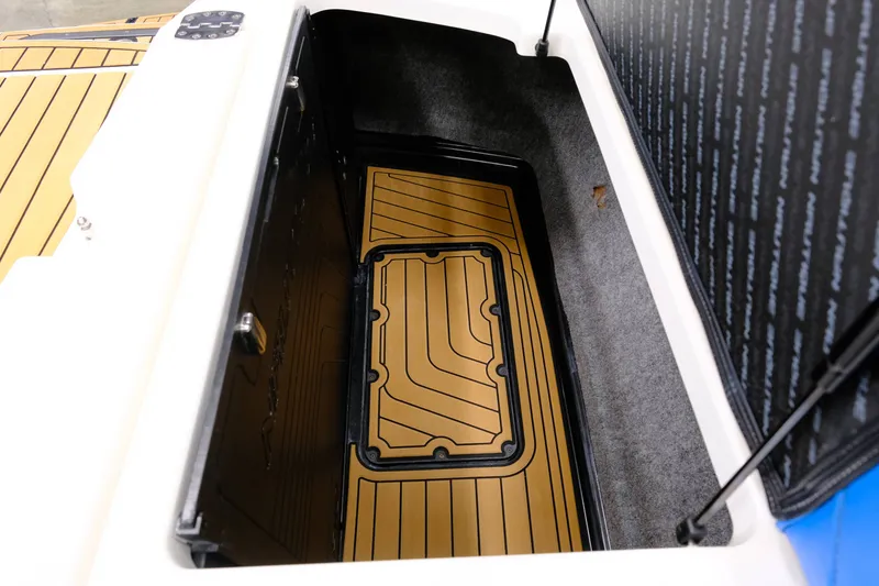Slide: The Image of Nautique Super Air Nautique G21 2016 - 19