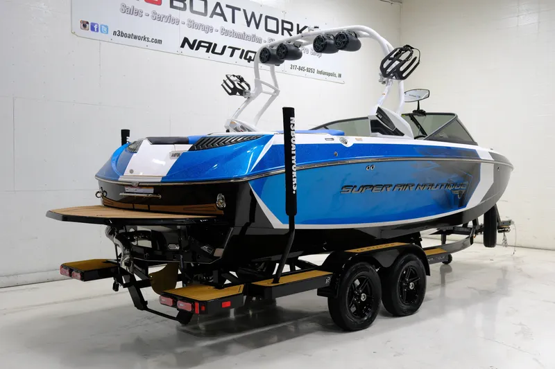 Slide: The Image of Nautique Super Air Nautique G21 2016 - 3