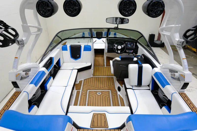 Slide: The Image of Nautique Super Air Nautique G21 2016 - 8