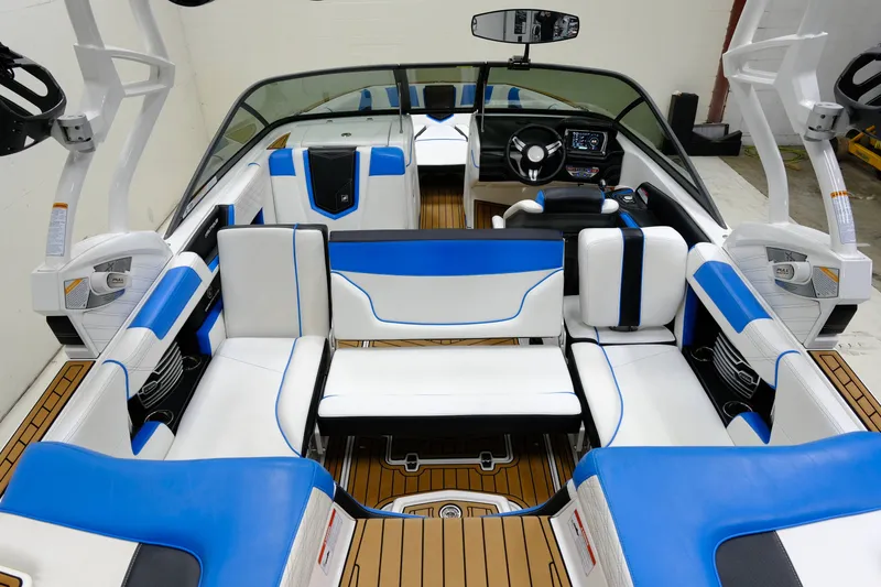Slide: The Image of Nautique Super Air Nautique G21 2016 - 9
