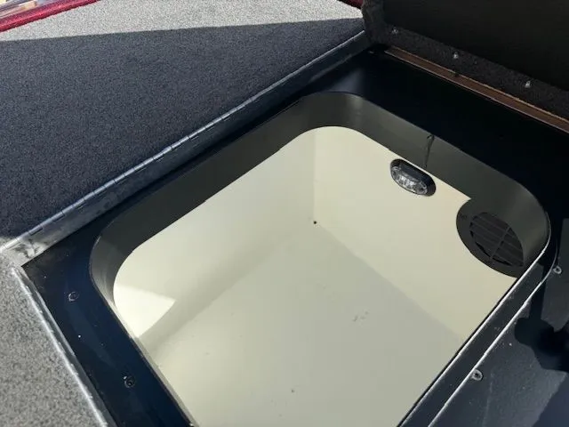 Slide: The Image of Skeeter ZXR20 2022 - 19