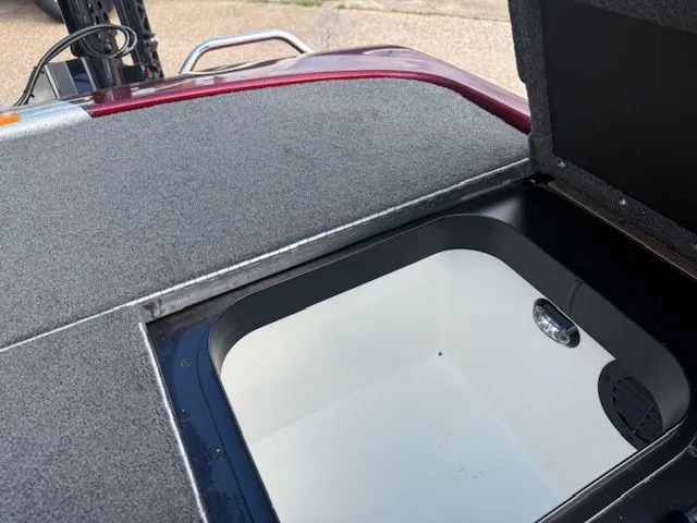 Slide: The Image of Skeeter ZXR20 2022 - 27