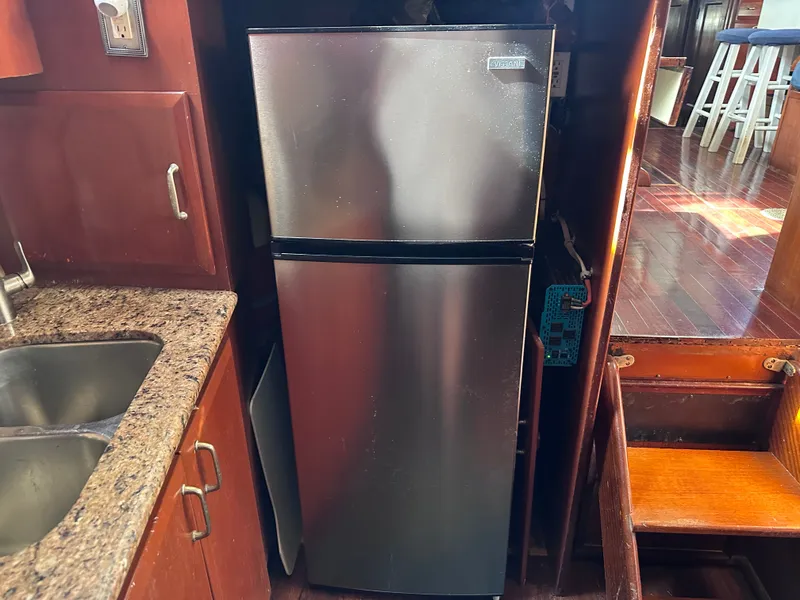 Slide: The Image of Hatteras 43 Double Cabin 1976 - 20