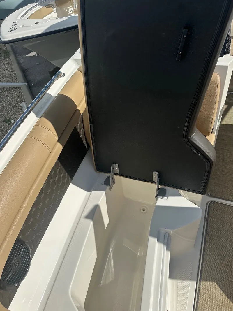 Slide: The Image of Sea Ray 270 SD-OB 2018 - 39