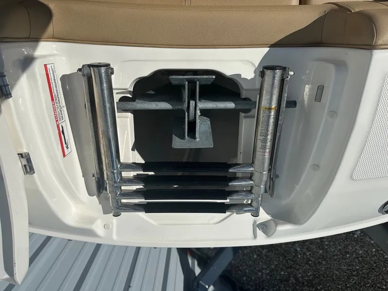 Slide: The Image of Sea Ray 270 SD-OB 2018 - 43