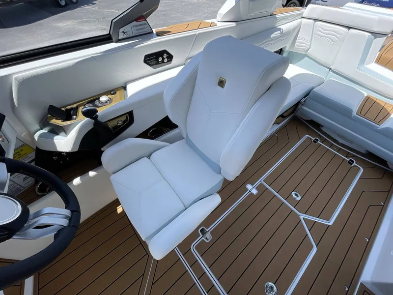 Slide: The Image of Nautique G23 2025 - 31