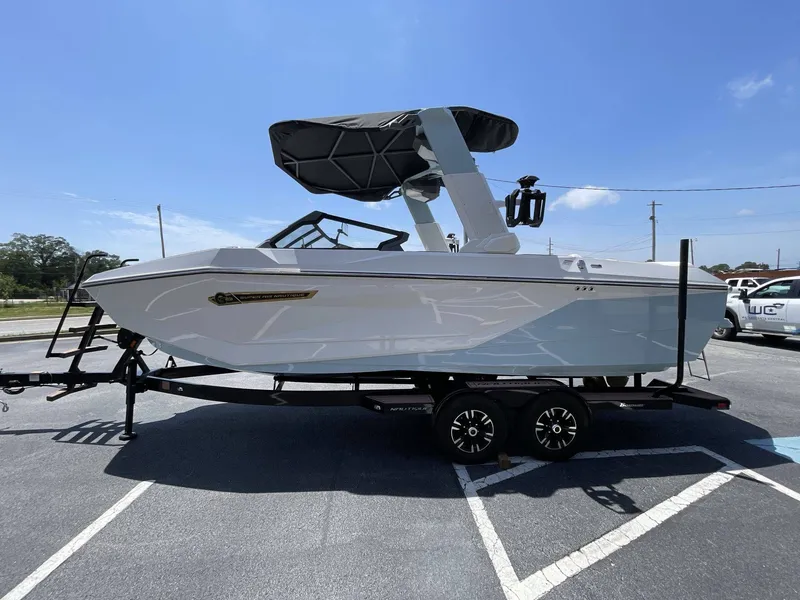 Slide: The Image of Nautique G23 2025 - 6