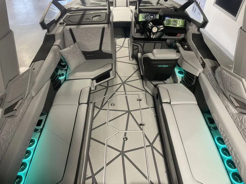 Slide: The Image of Nautique Super Air Nautique G25 Paragon 2026 - 3