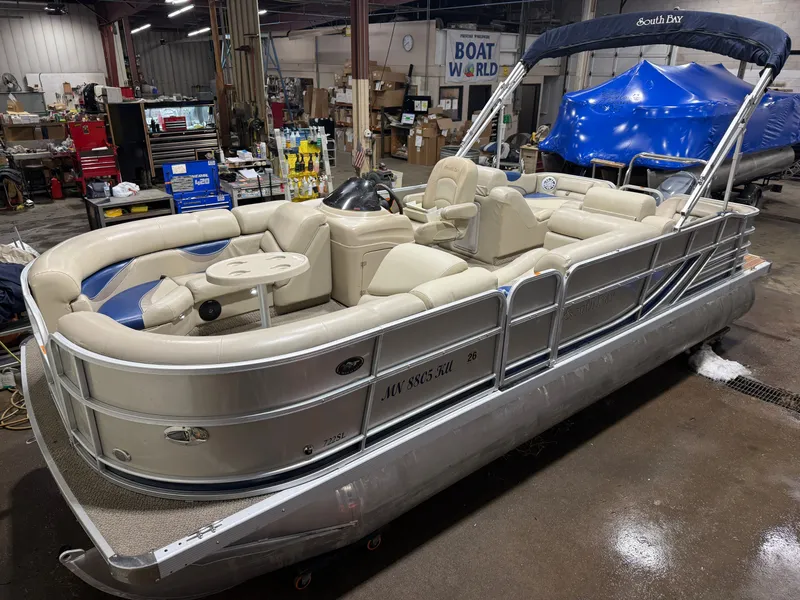 The Image of South Bay 722 Rear Lounge Pontoon & Yamaha 90HP 4-Stroke EFI 2011 - 1