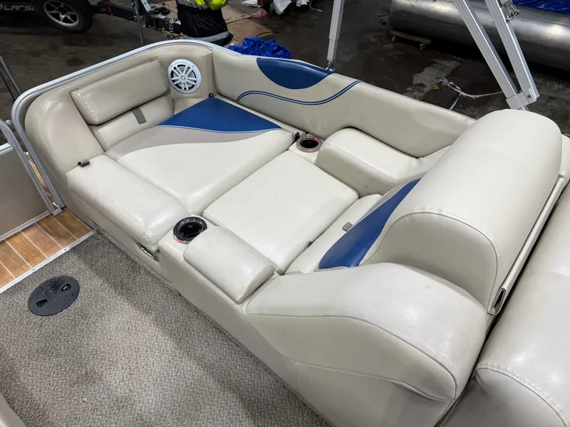 Slide: The Image of South Bay 722 Rear Lounge Pontoon & Yamaha 90HP 4-Stroke EFI 2011 - 18