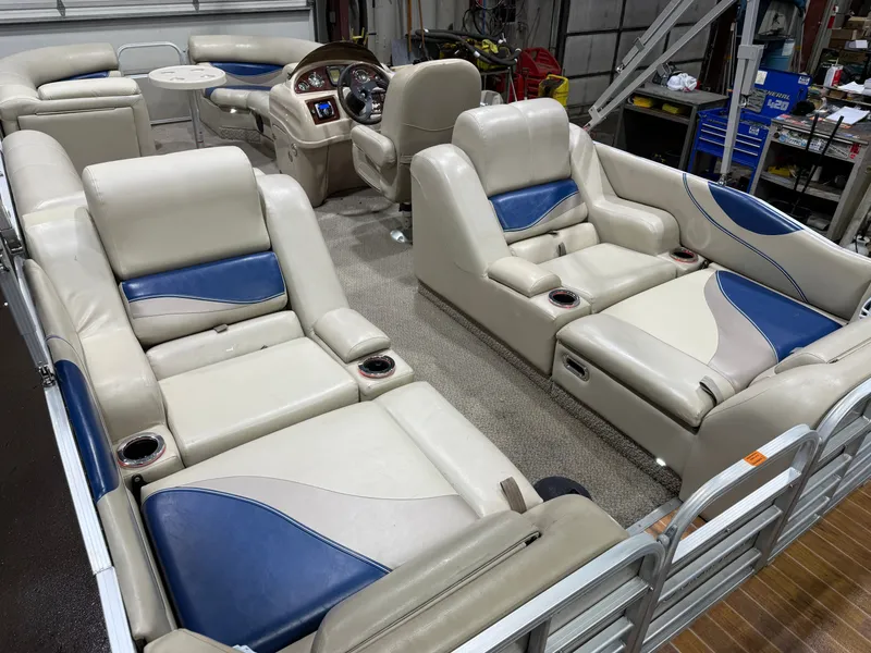 Slide: The Image of South Bay 722 Rear Lounge Pontoon & Yamaha 90HP 4-Stroke EFI 2011 - 19