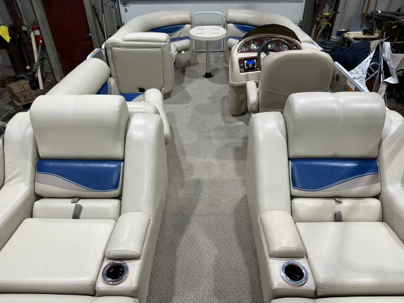 Slide: The Image of South Bay 722 Rear Lounge Pontoon & Yamaha 90HP 4-Stroke EFI 2011 - 22
