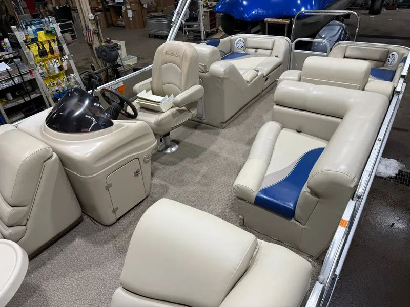 Slide: The Image of South Bay 722 Rear Lounge Pontoon & Yamaha 90HP 4-Stroke EFI 2011 - 3