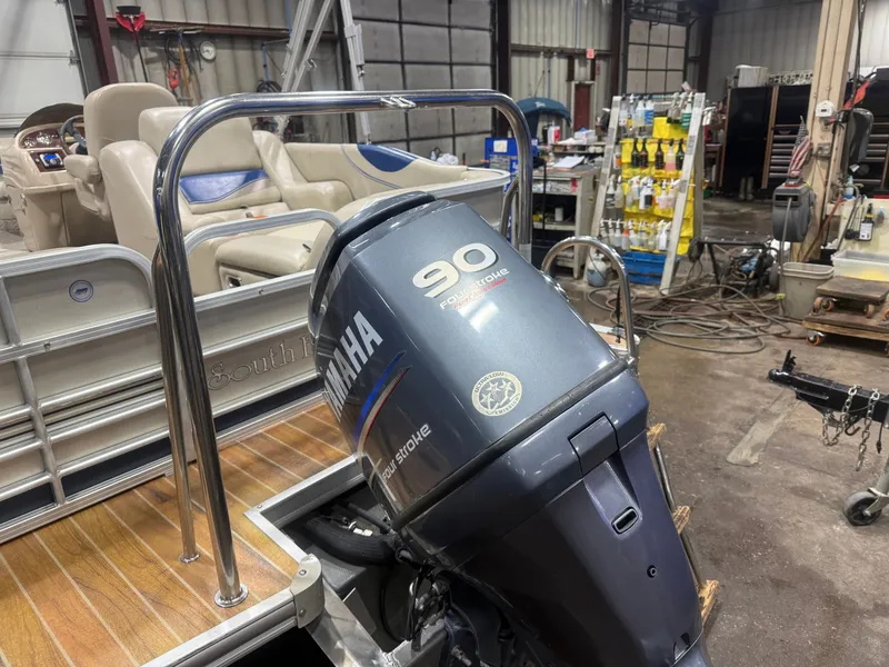 Slide: The Image of South Bay 722 Rear Lounge Pontoon & Yamaha 90HP 4-Stroke EFI 2011 - 33