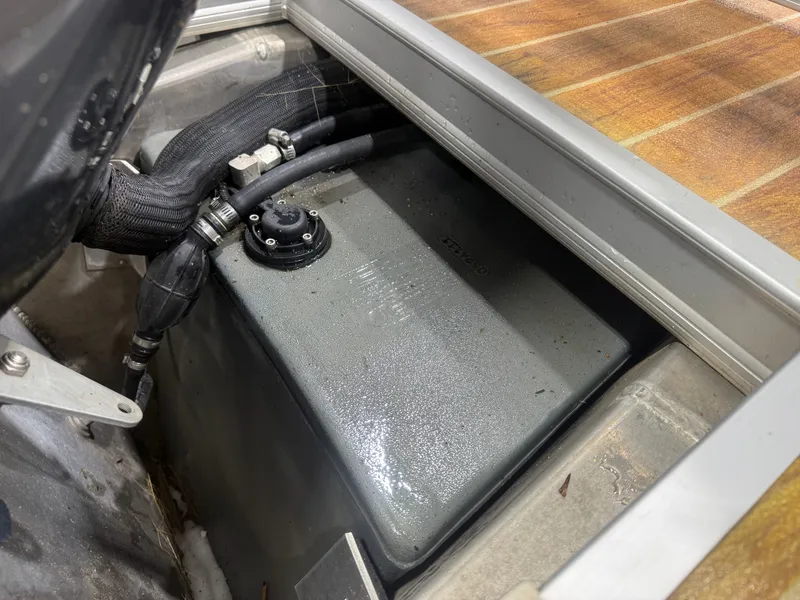 Slide: The Image of South Bay 722 Rear Lounge Pontoon & Yamaha 90HP 4-Stroke EFI 2011 - 35