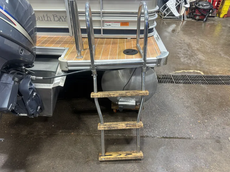 Slide: The Image of South Bay 722 Rear Lounge Pontoon & Yamaha 90HP 4-Stroke EFI 2011 - 36