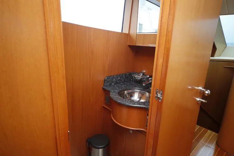 Slide: The Image of 2006 Horizon E73 - Image 37 - 37