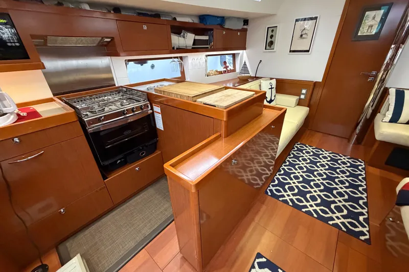 Slide: The Image of Galley and Salon (Port). - 18