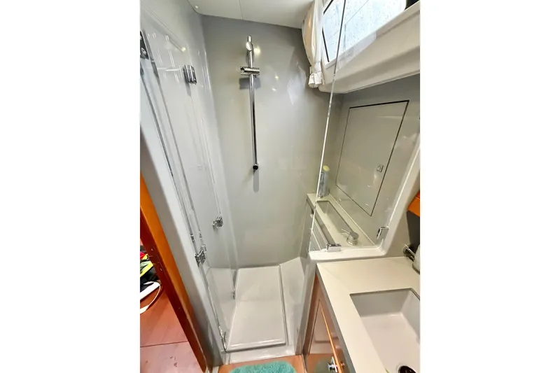 Slide: The Image of Head - Starboard Aft with Separate Shower. - 32