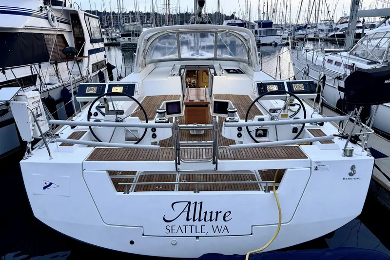 Slide: The Image of Seattle Moorage - Shilshole Bay Marina. - 9