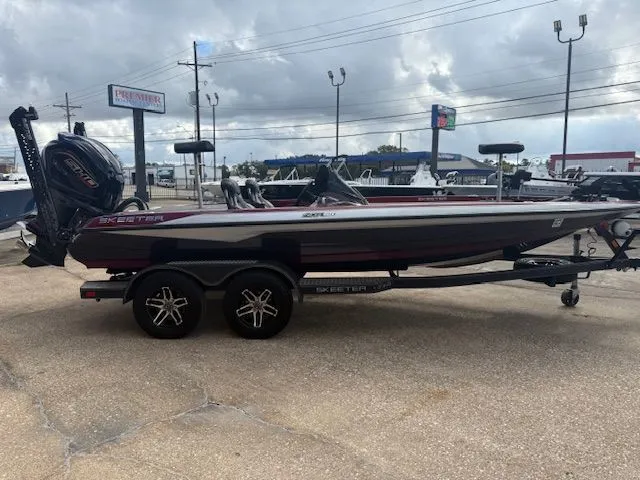 Slide: The Image of Skeeter ZXR20 2022 - 9