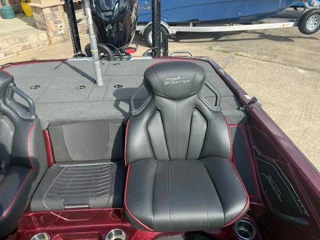 Slide: The Image of Skeeter ZXR20 2022 - 24