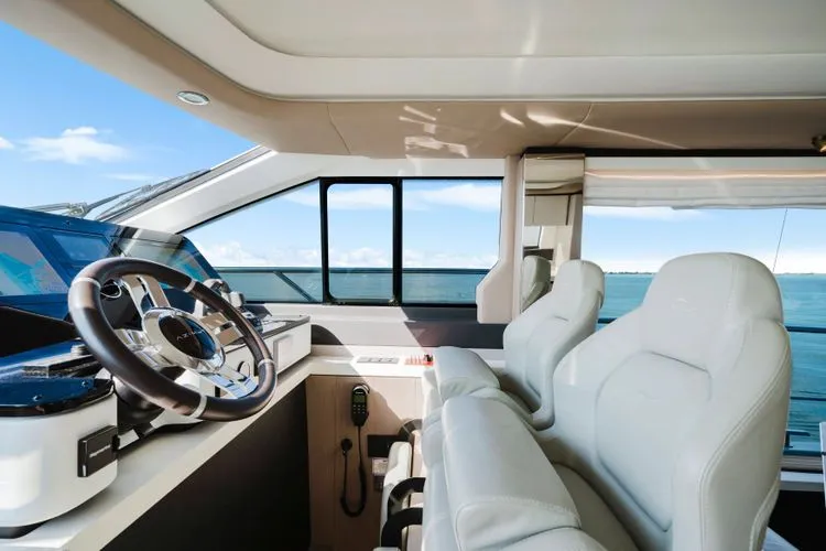 Slide: The Image of 2023 Azimut 60 Fly - Image 20 - 20
