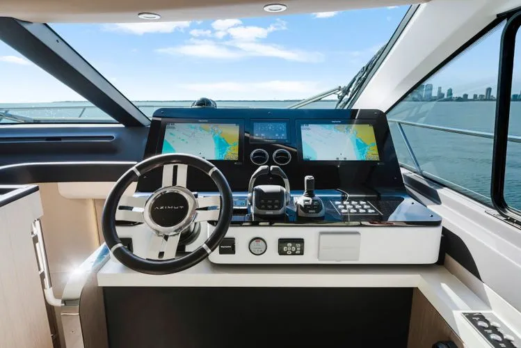Slide: The Image of 2023 Azimut 60 Fly - Image 21 - 21