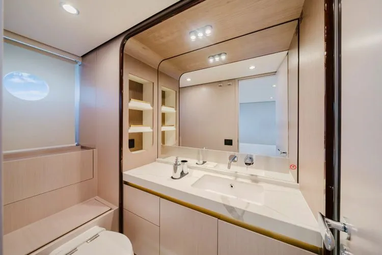 Slide: The Image of 2023 Azimut 60 Fly - Image 28 - 28