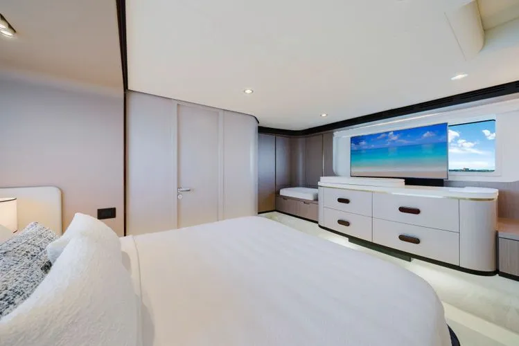 Slide: The Image of 2023 Azimut 60 Fly - Image 29 - 29