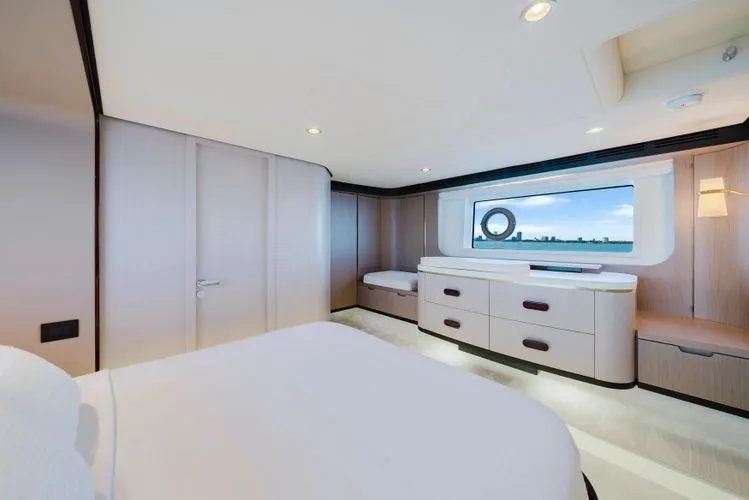 Slide: The Image of 2023 Azimut 60 Fly - Image 30 - 30