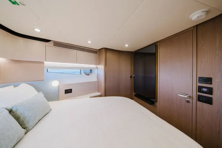 Slide: The Image of 2023 Azimut 60 Fly - Image 32 - 32