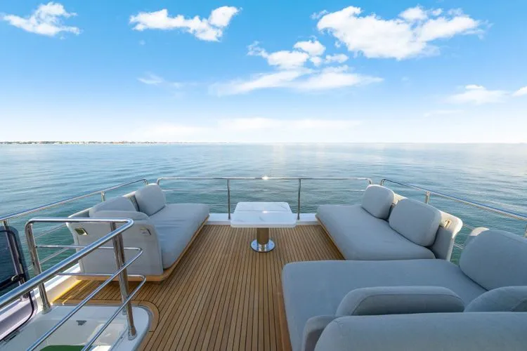 Slide: The Image of 2023 Azimut 60 Fly - Image 36 - 36