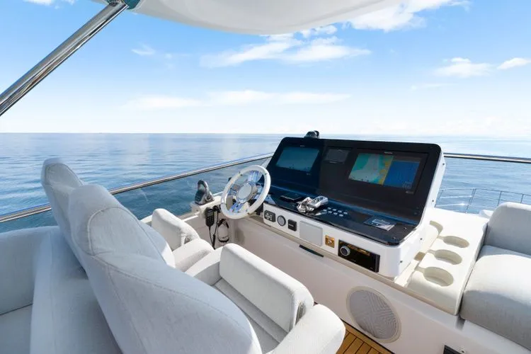 Slide: The Image of 2023 Azimut 60 Fly - Image 45 - 45