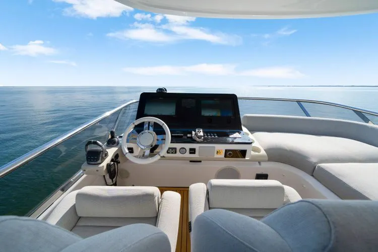 Slide: The Image of 2023 Azimut 60 Fly - Image 46 - 46