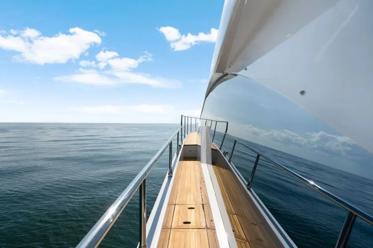 Slide: The Image of 2023 Azimut 60 Fly - Image 48 - 48